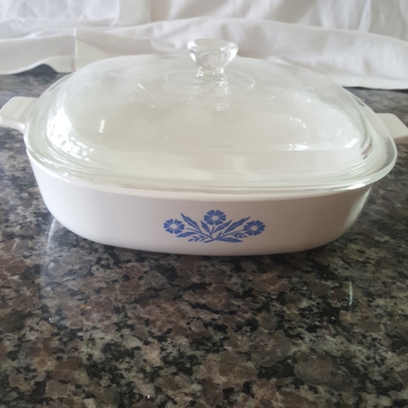 Vintage coringware 9 in w lid white w blue flower